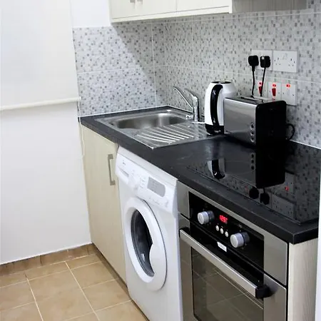 Studio With Sea View In City Centre *