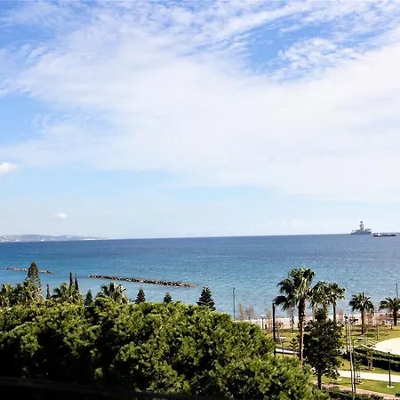 Studio With Sea View In City Centre Апартаменты